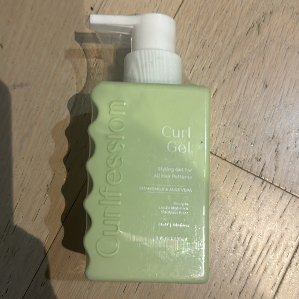 Healthy hair dye, oil, mask, curl gel kit valued at $82 - Picture 2 of 9